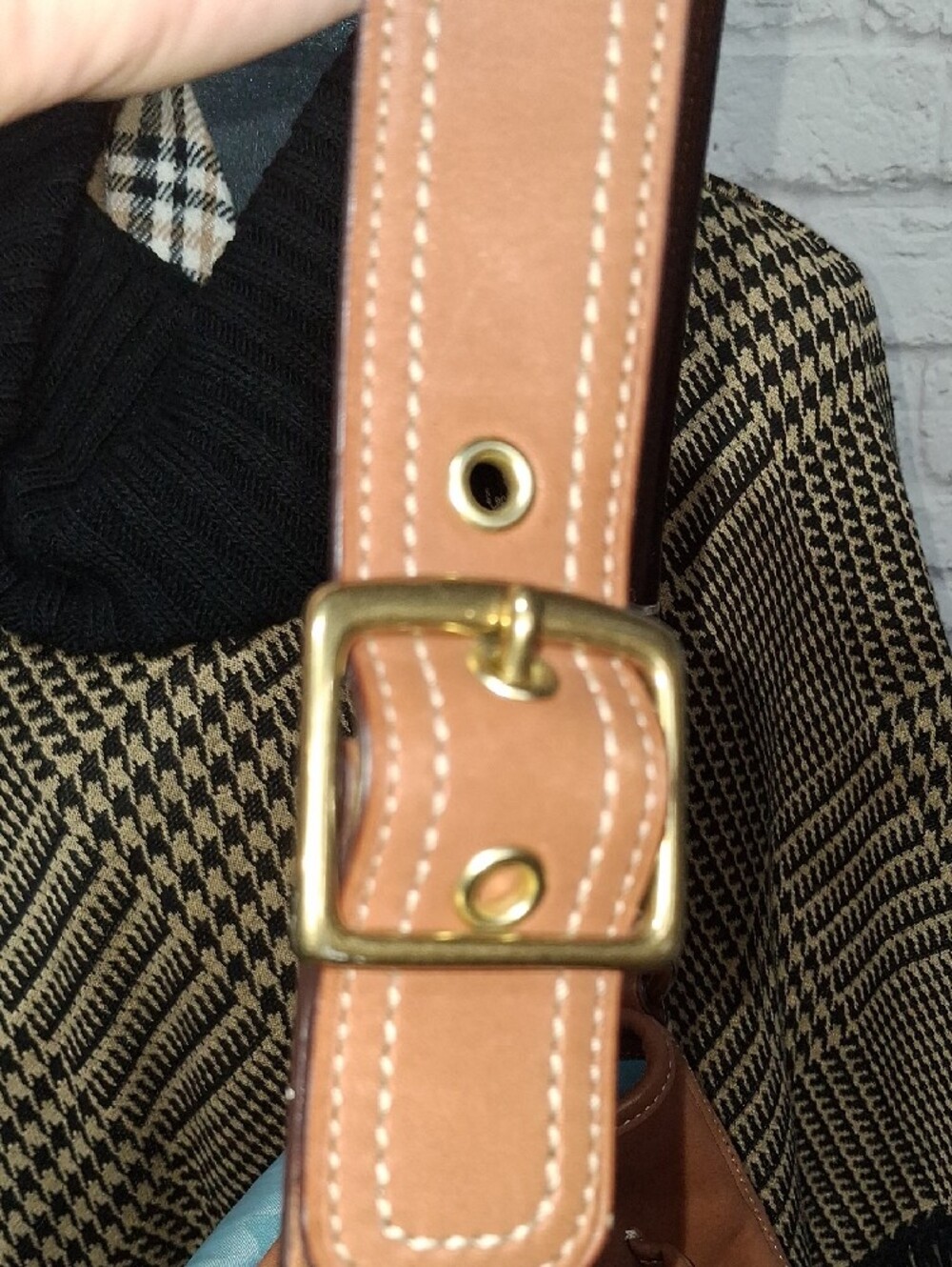 Coach Caramel Leather Shoulder Bag with Gold Turnlock - Picture 12 of 15